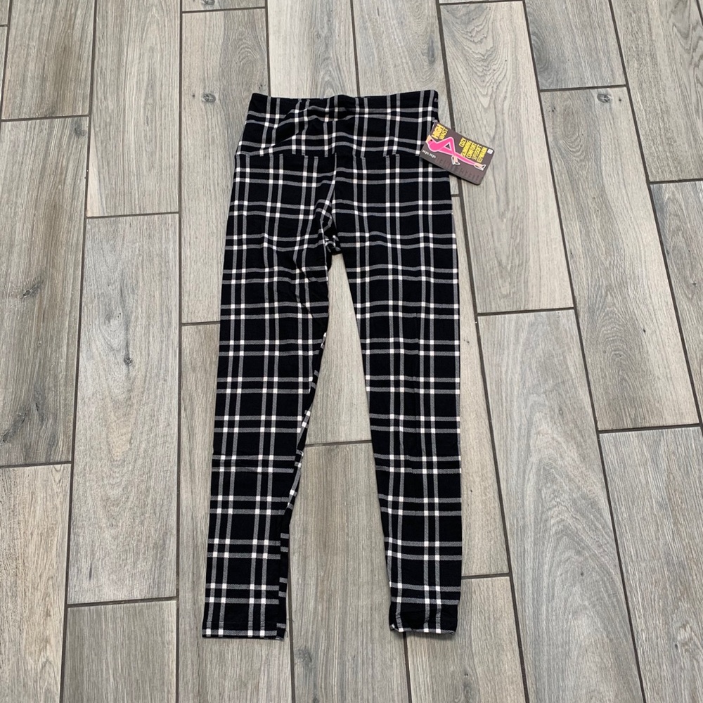 Soft Black White Plaid Lined Leggings - Picture 4 of 7